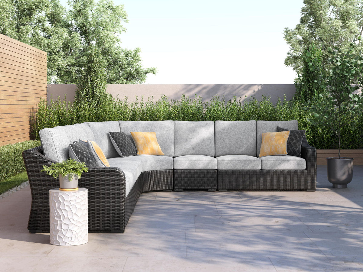 Beachcroft - 6-Piece Outdoor Sectional - Black / Light Gray
