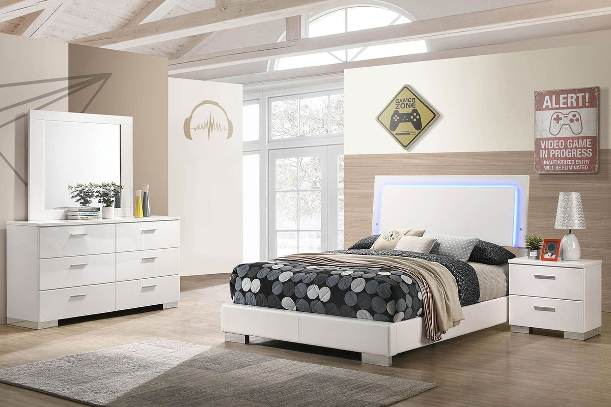 Dulcey - Bedroom Set With LED