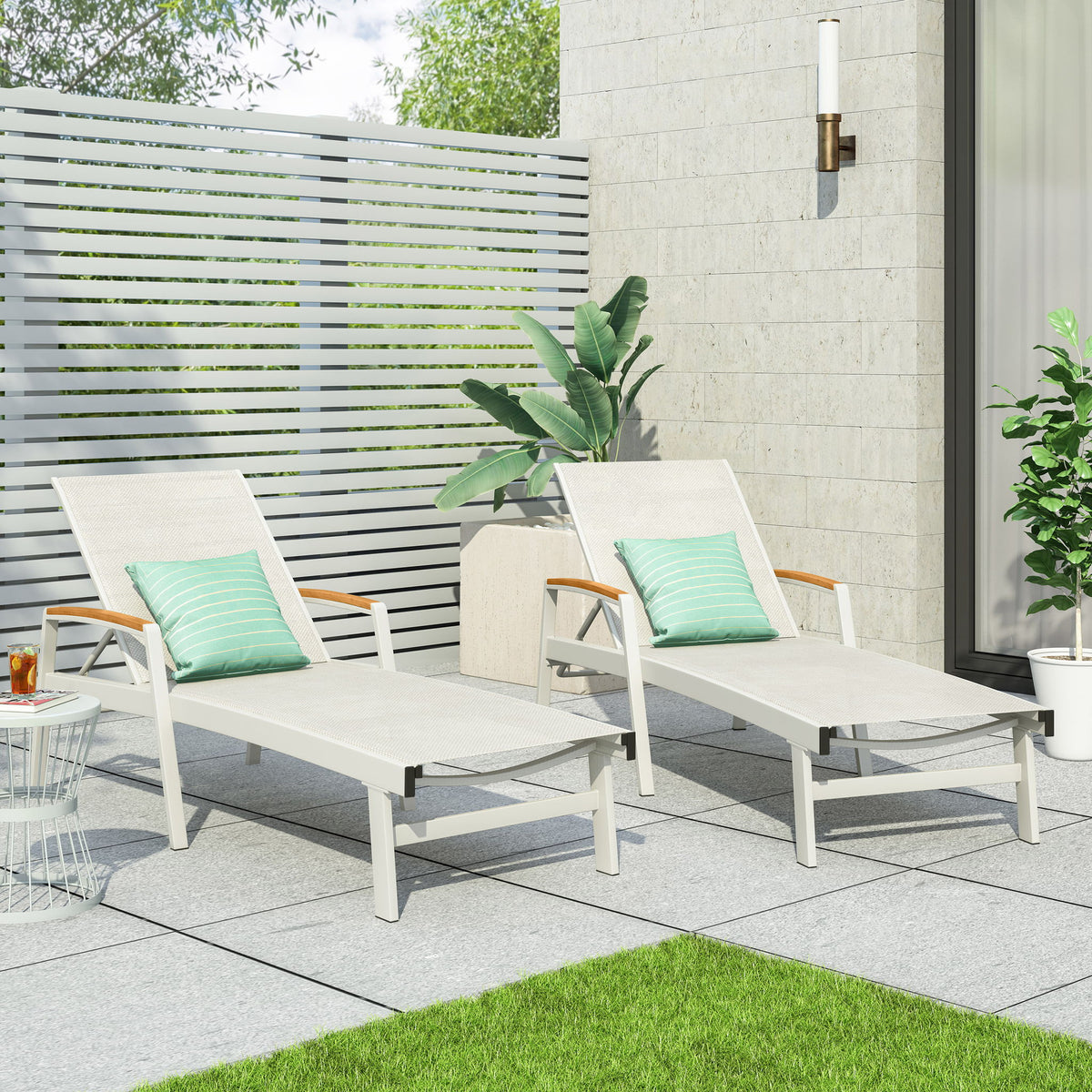 Oaxton - Chaise Lounge