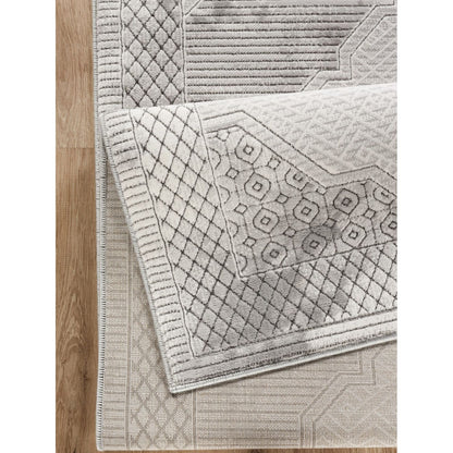 Geometrix - 5'3" X 7'3" Medallion Area Rug With Geometric 3D Effect - Ivory / Gray