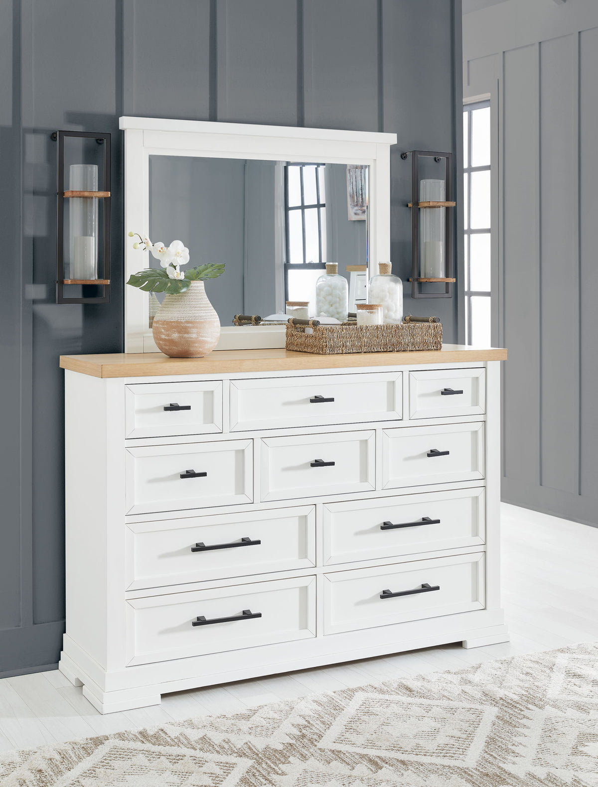 Ashbryn - Panel Storage Bedroom Set