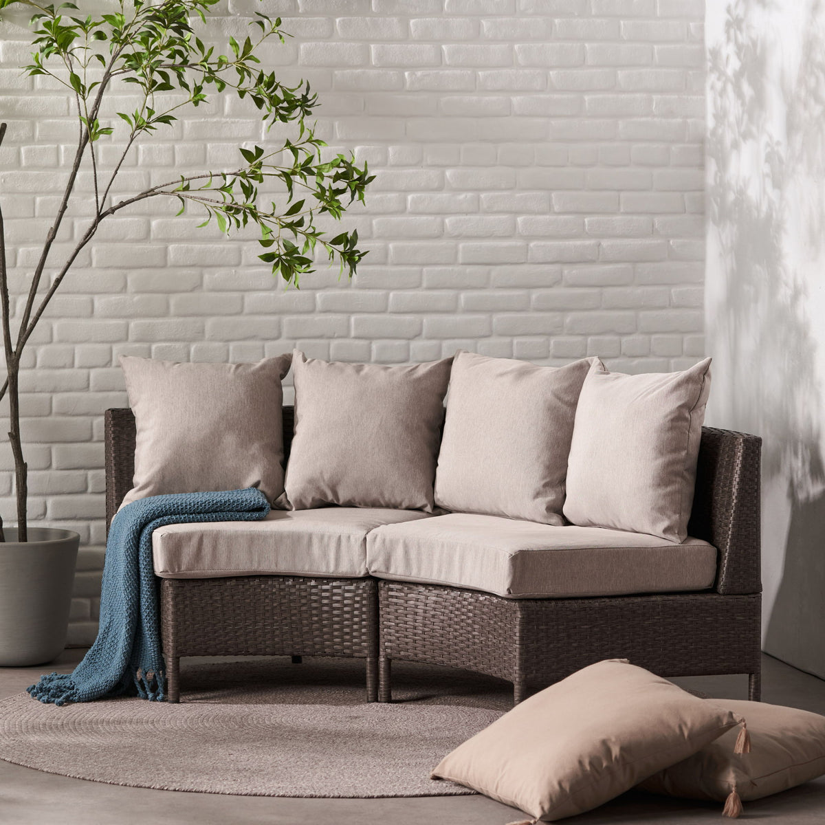 Pt Limon - Modern Outdoor Single Sofa