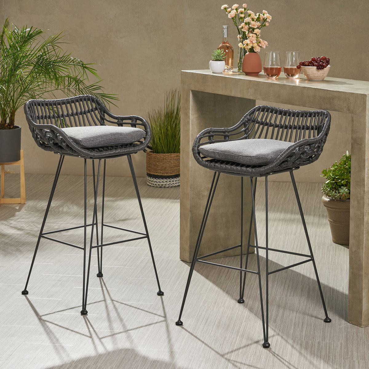 Outdoor Rattan Bar Chair With Metal Legs