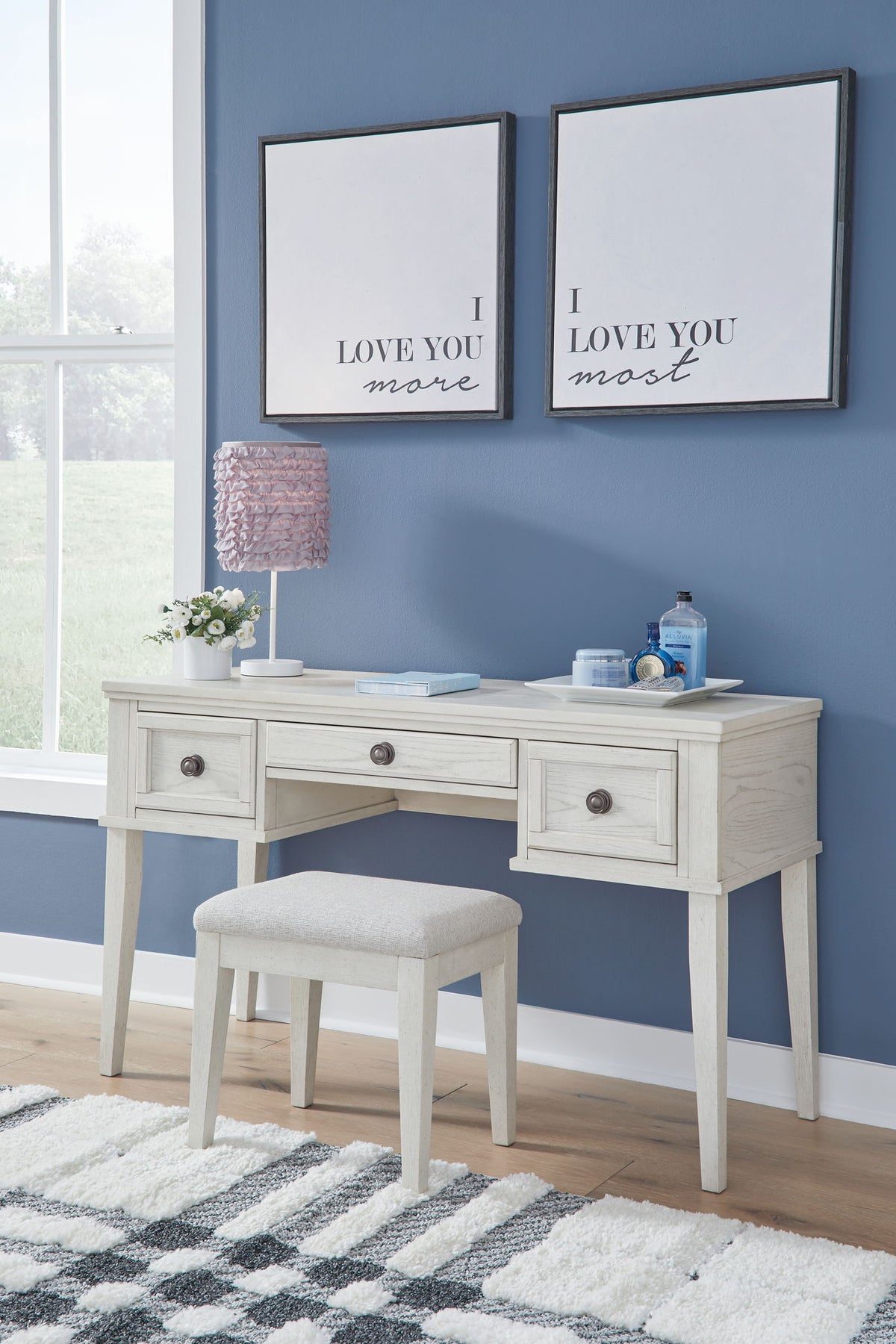 Robbinsdale - Vanity With Stool (Set of 2) - Antique White