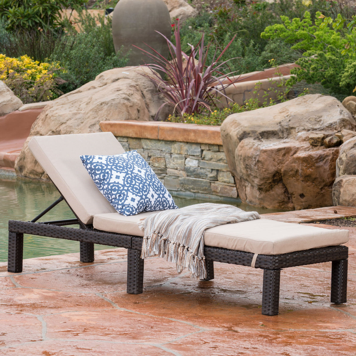 Puerta - Chaise Lounge Frame Cushion Outdoor Wicker Iron - Beige / Dark Brown
